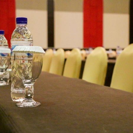 Dalton Hotel Makassar Buitenkant foto