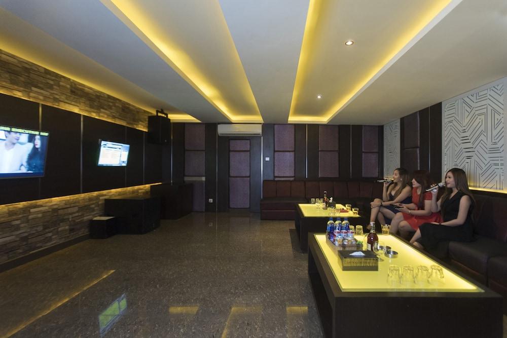 Dalton Hotel Makassar Buitenkant foto