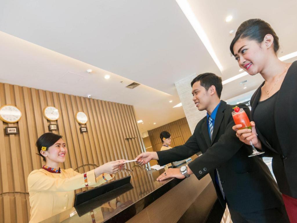 Dalton Hotel Makassar Buitenkant foto