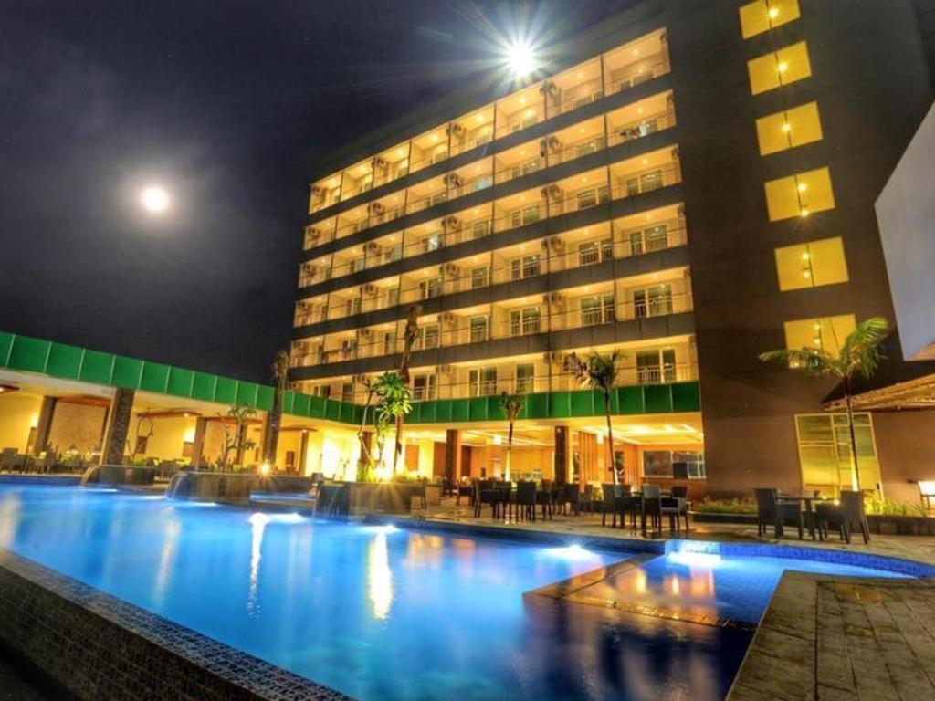 Dalton Hotel Makassar Buitenkant foto