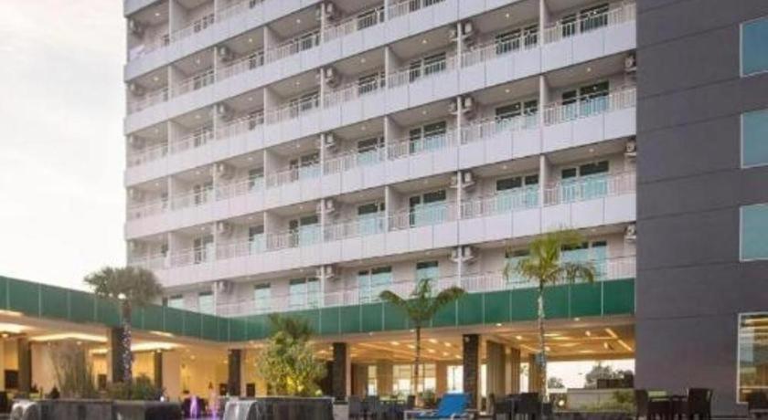 Dalton Hotel Makassar Buitenkant foto