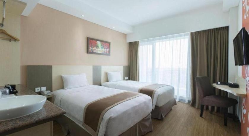 Dalton Hotel Makassar Buitenkant foto