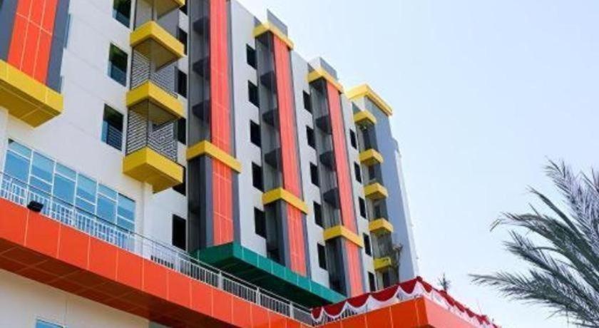Dalton Hotel Makassar Buitenkant foto