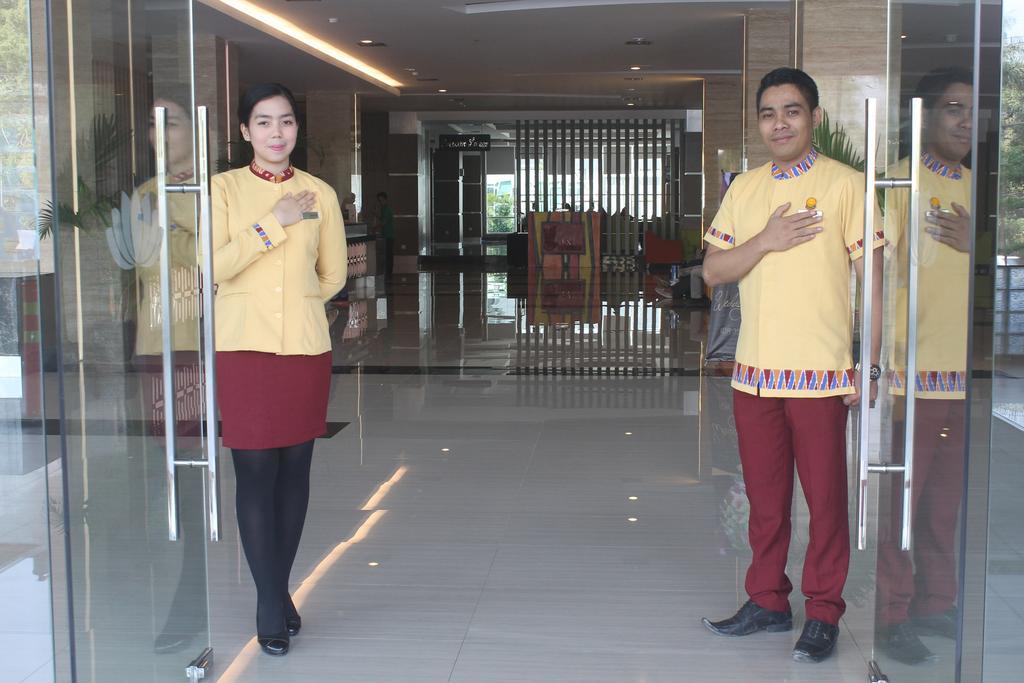 Dalton Hotel Makassar Buitenkant foto