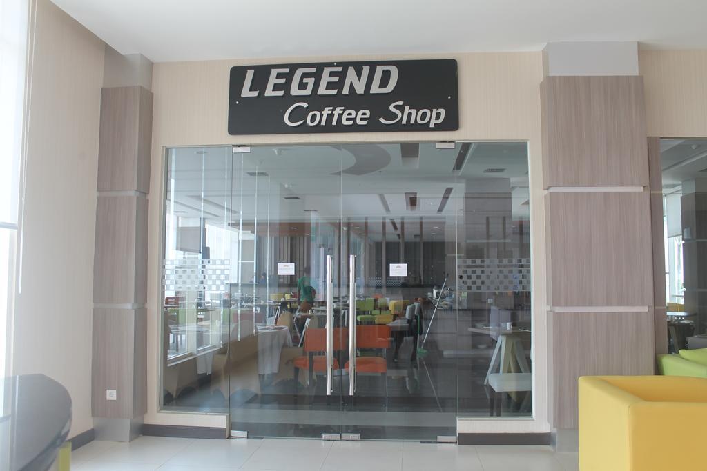 Dalton Hotel Makassar Buitenkant foto