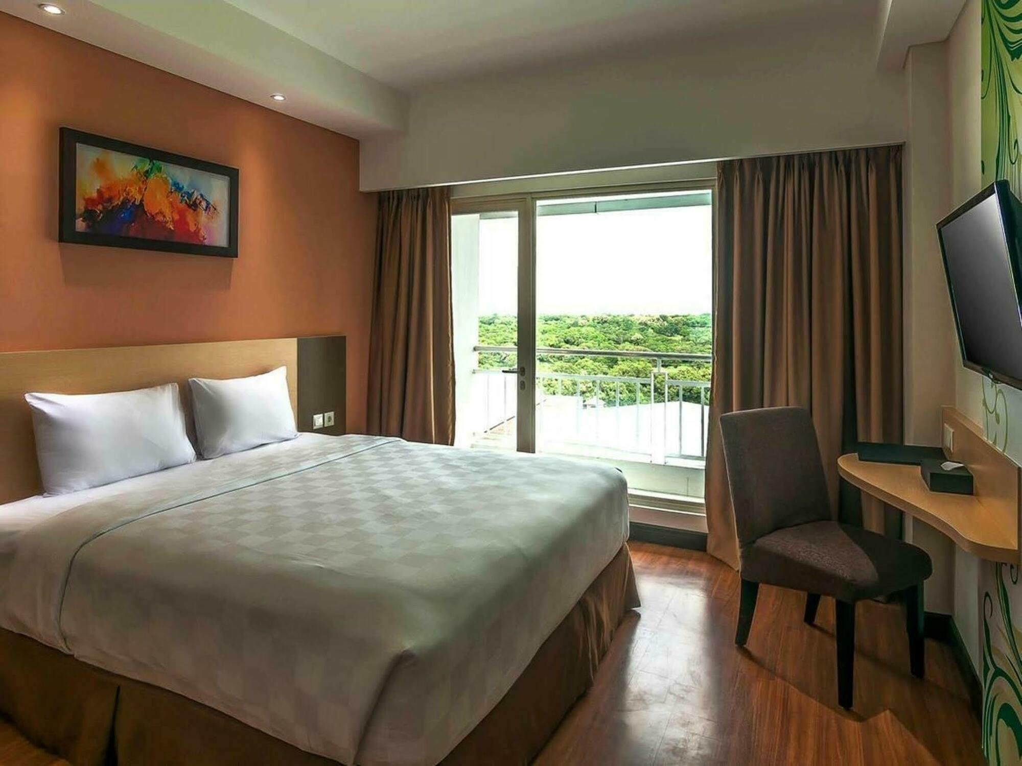 Dalton Hotel Makassar Buitenkant foto